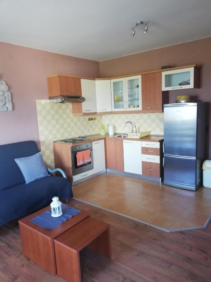 Apartment Danijela Tomicic *